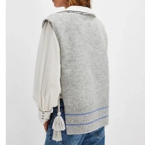 FREE PEOPLE STRIPED SWEATER PONCHO VEST TASSELS GRAY BLUE - Picture 4 of 6